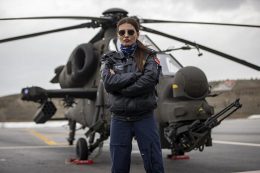 Özge Karabulut: Türkiye’nin İlk Kadın Taarruz Helikopter Pilotu
